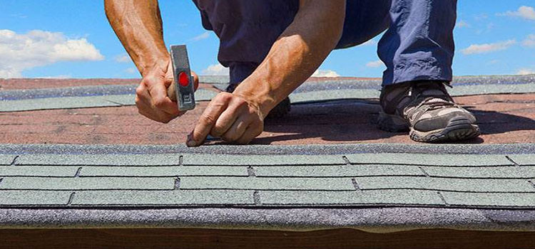 asphalt-shingles-roof-maintenance-Gorman